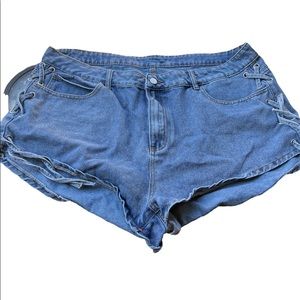 SHEIN‎ plus size denim shorts
